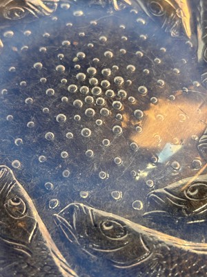 Lot 156 - A Lalique 'Poissons' opalescent glass dish