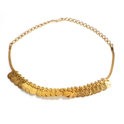 Lot 488 - An Indian kasu necklace