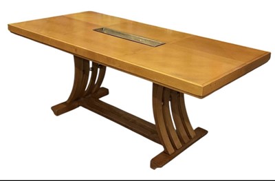 Lot 32 - Arts and Crafts style