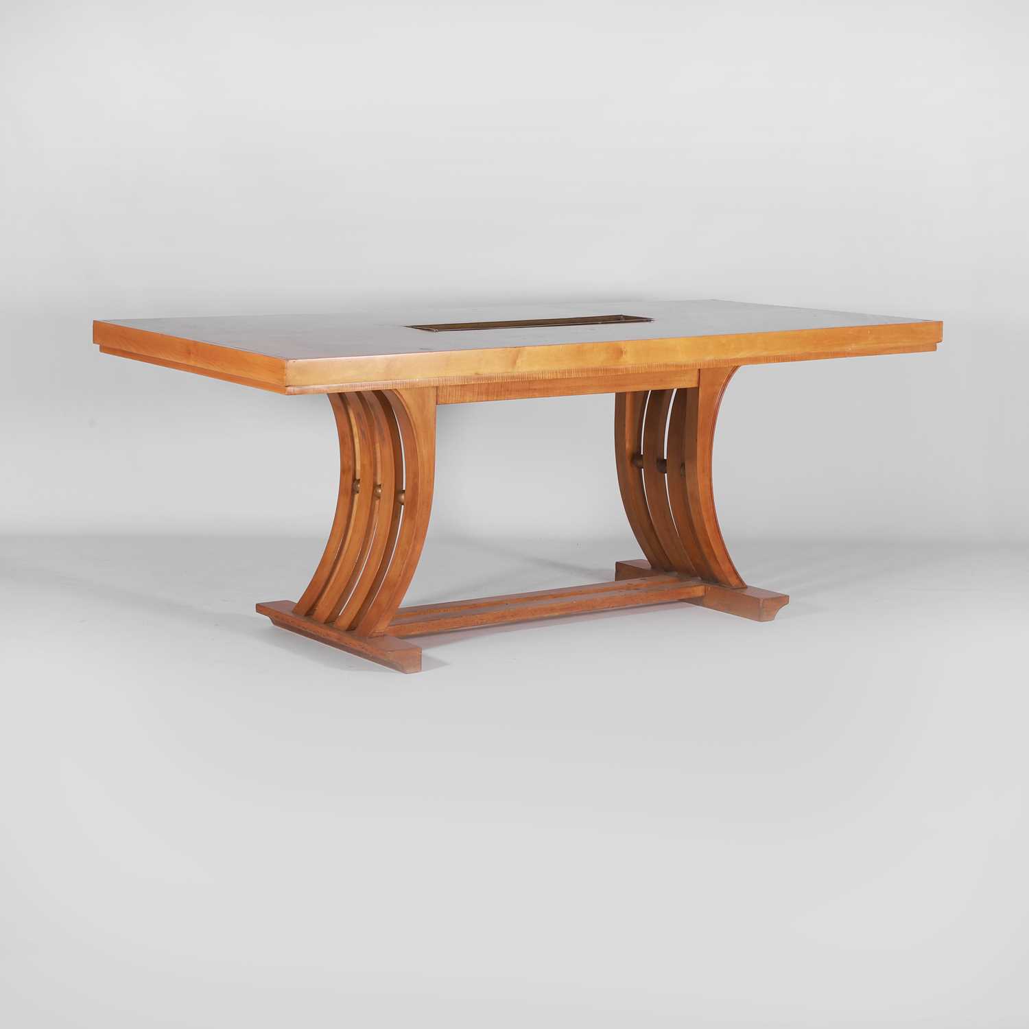 Lot 32 - Arts and Crafts style