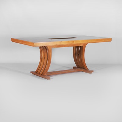 Lot 32 - Arts and Crafts style