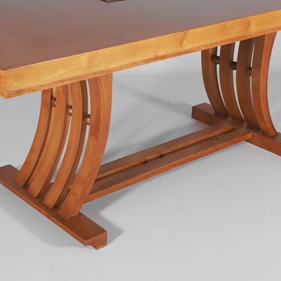 Lot 32 - Arts and Crafts style