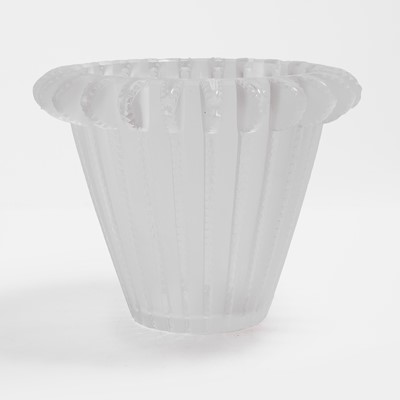 Lot 111 - A Lalique 'Royat' glass vase