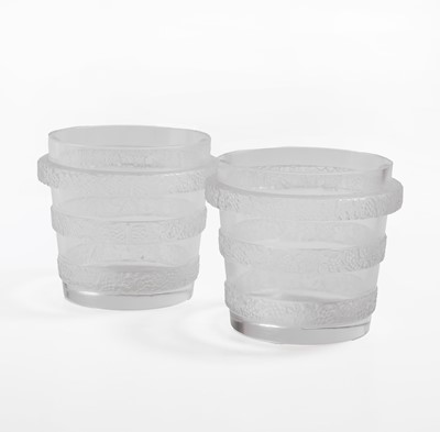 Lot 119 - A pair of Lalique 'Ricquewihr' glass vases or 'Lave-raisins'