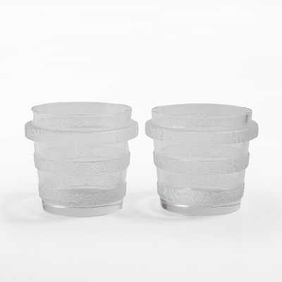 Lot 119 - A pair of Lalique 'Ricquewihr' glass vases or 'Lave-raisins'