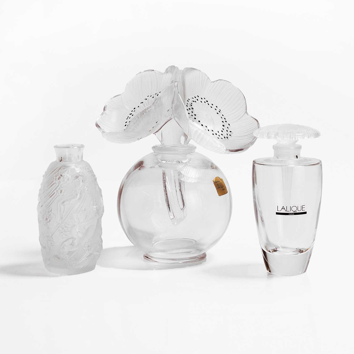 Lot 124 - A group of Lalique glass items