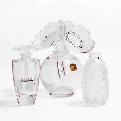 Lot 124 - A group of Lalique glass items