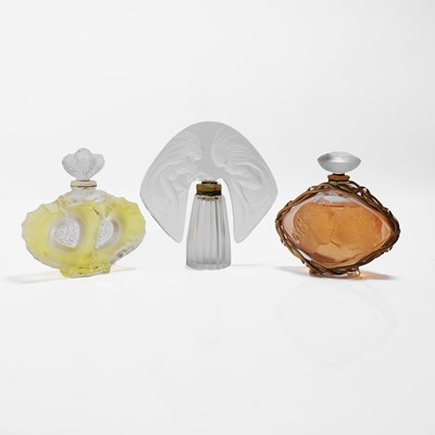 Lot 135 - A collection of Lalique glass scent bottles