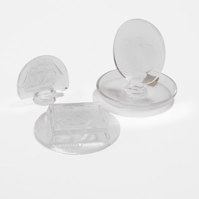 Lot 112 - A collection of Lalique glass items