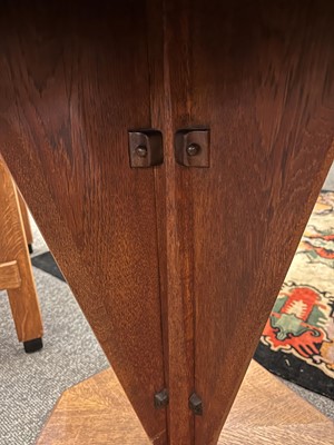 Lot 31 - Arts and Crafts