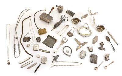 Lot 5 - A collection of silver vesta cases