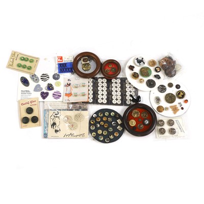 Lot 594 - A collection of animal buttons