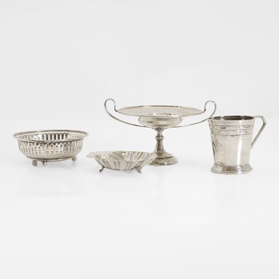 Lot 12 - A collection of silver items