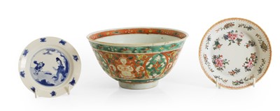 Lot 67 - A Chinese blue and white saucer