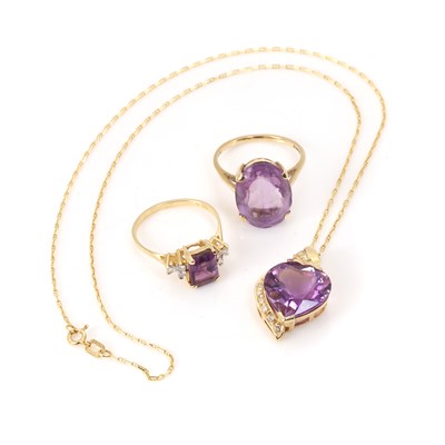 Lot 241 - A small group of amethyst set jewellery