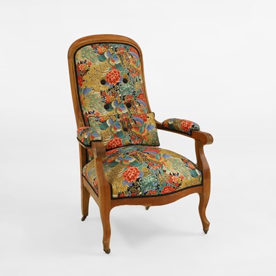 Lot 341 - A button back armchair