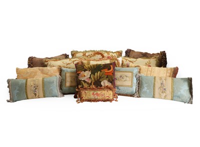 Lot 276 - A collection of Aubusson cushions