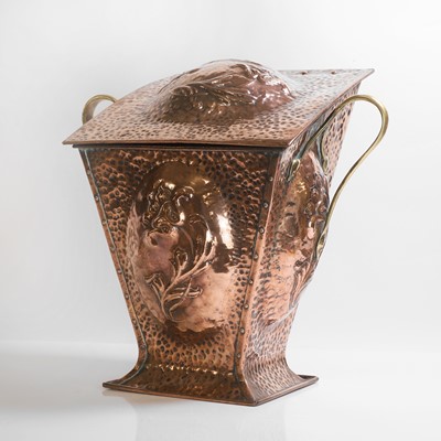 Lot 26 - Arts and Crafts