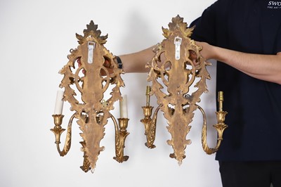 Lot 51 - A pair of giltwood and composition wall lights