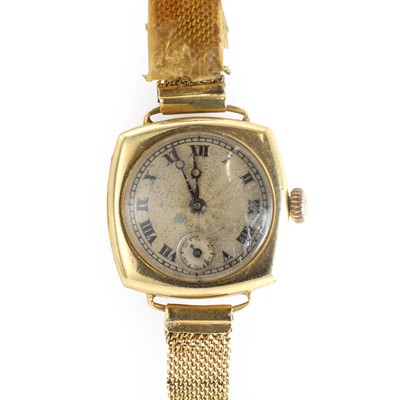 Lot 374 - A ladies' 18ct gold mechanical bracelet watch