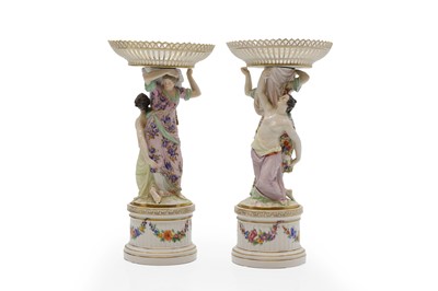 Lot 209 - A pair of Dresden porcelain comports