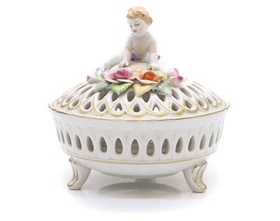 Lot 210 - A Plaue porcelain dish and cover