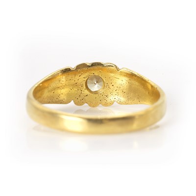 Lot 49 - An 18ct gold diamond single stone ring
