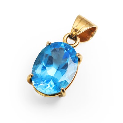 Lot 114 - A blue topaz single stone pendant