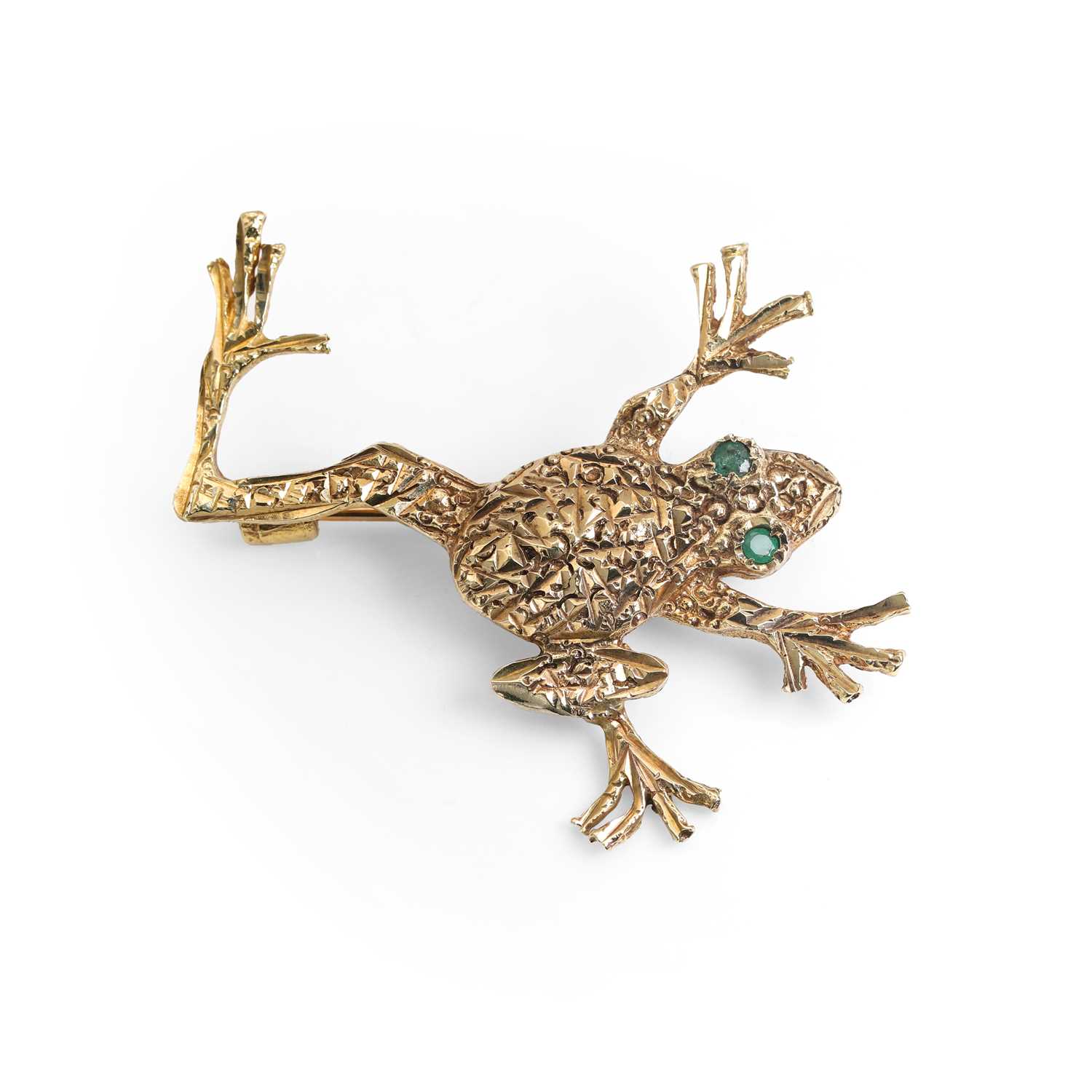 Lot 44 - A 9ct gold emerald frog brooch