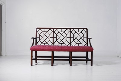 Lot 369 - A George III-style mahogany 'cockpen'-type settee