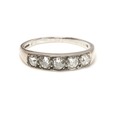 Lot 162 - An 18ct white gold diamond five stone ring