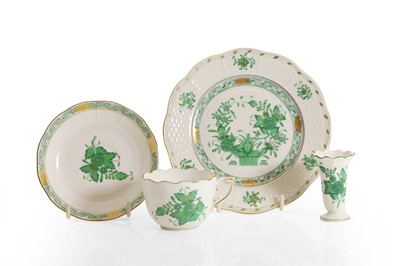Lot 128 - A collection of Herend 'Indian Basket' pattern porcelain teawares