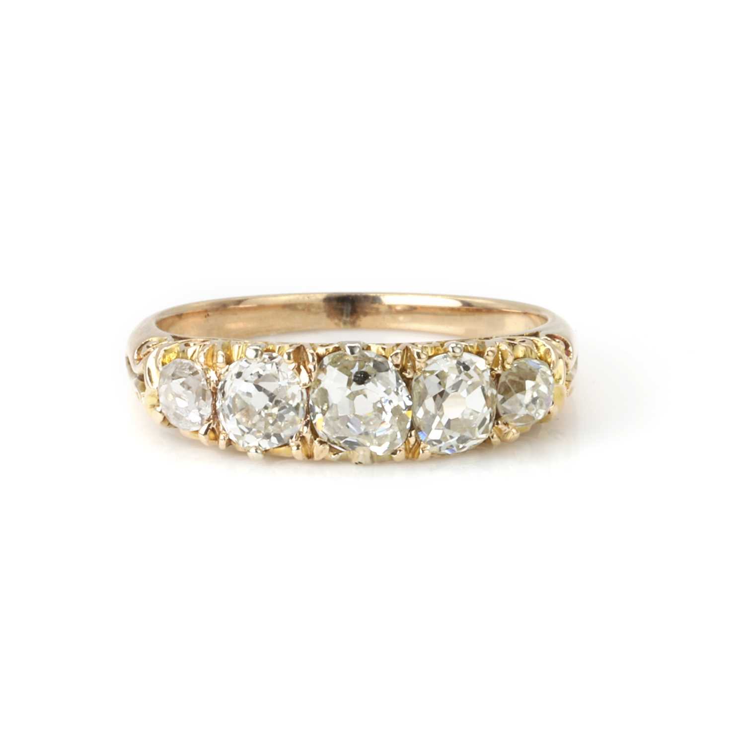 Lot 33 - A late Victorian diamond five stone ring