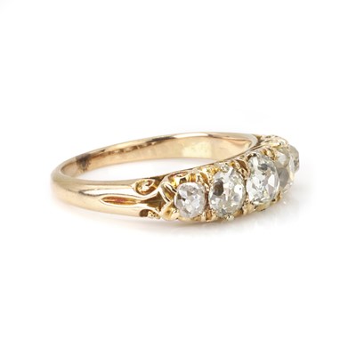 Lot 33 - A late Victorian diamond five stone ring