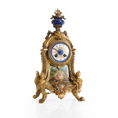 Lot 258 - A French gilt metal mantle clock