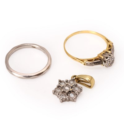 Lot 265 - A small group of platinum and gold jewellery