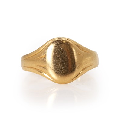 Lot 286 - A late Victorian 18ct gold signet ring