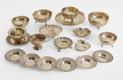 Lot 32 - A collection of various silver bowls and dishes