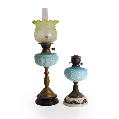 Lot 318 - Two oil lamps