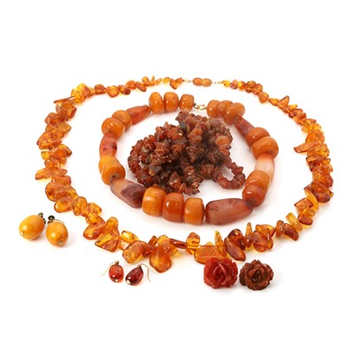 Lot 259 - A group of amber jewellery