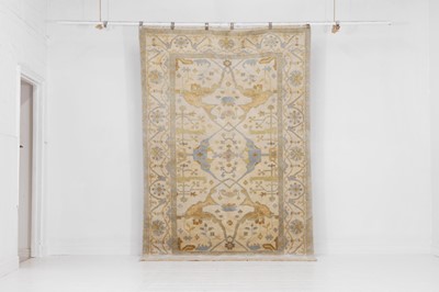 Lot 275 - An Oushak wool rug