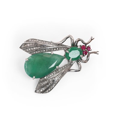 Lot 174 - A silver diamond, emerald, and ruby fly brooch