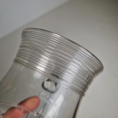 Lot 10 - A collection of table glass