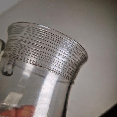 Lot 10 - A collection of table glass