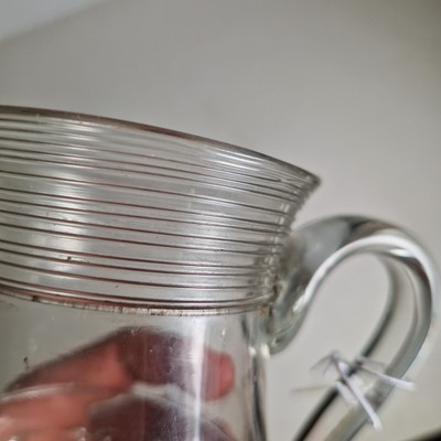 Lot 10 - A collection of table glass