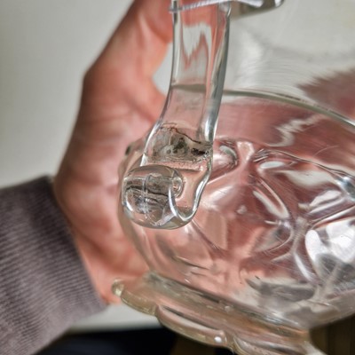 Lot 10 - A collection of table glass