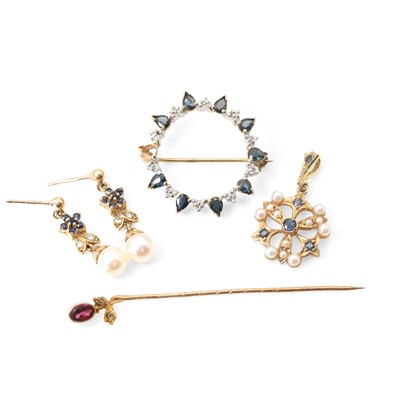 Lot 264 - A group of gold jewellery