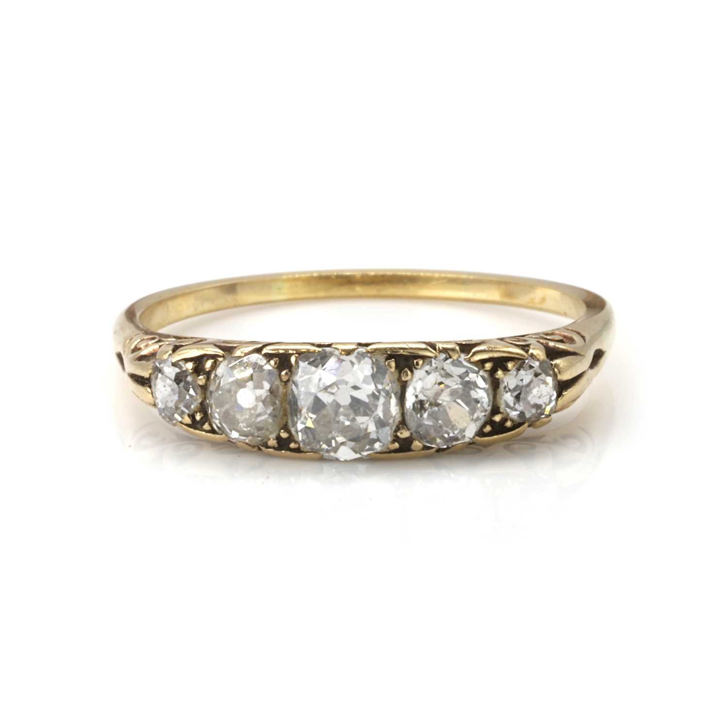 Lot 34 - A late Victorian five stone diamond ring