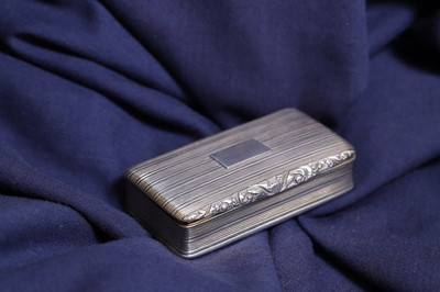 Lot 15 - A George IV silver snuff box