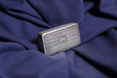 Lot 5 - A William IV silver snuff box